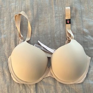 Nude Victoria’s Secret 34D Bra